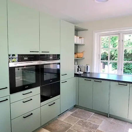 In With Swimming Pool * Nieblum