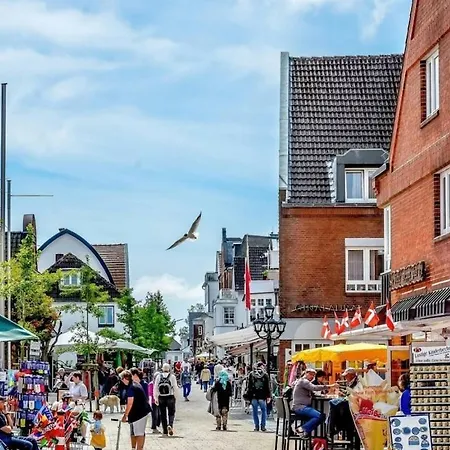 In With Swimming Pool * Nieblum